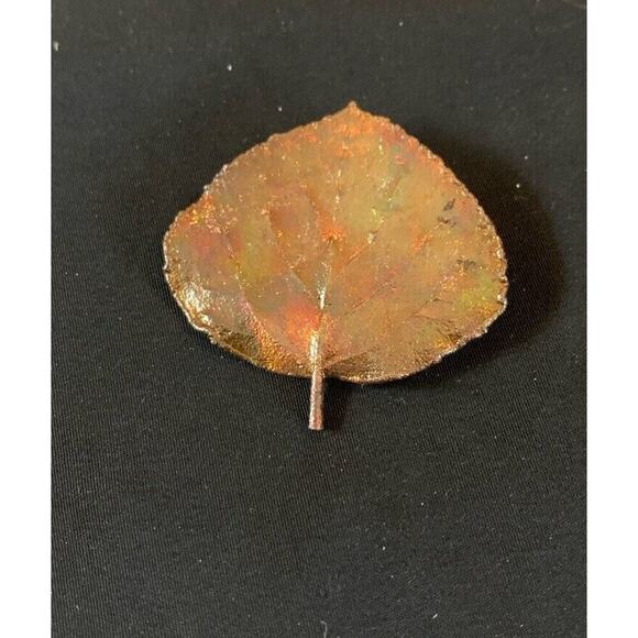 Vintage Beautiful Realistic Leaf Brooch Pin Nature - Picture 1 of 5
